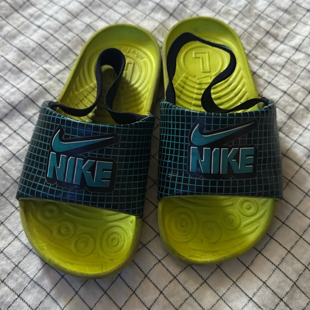 Nike sandals 🩴